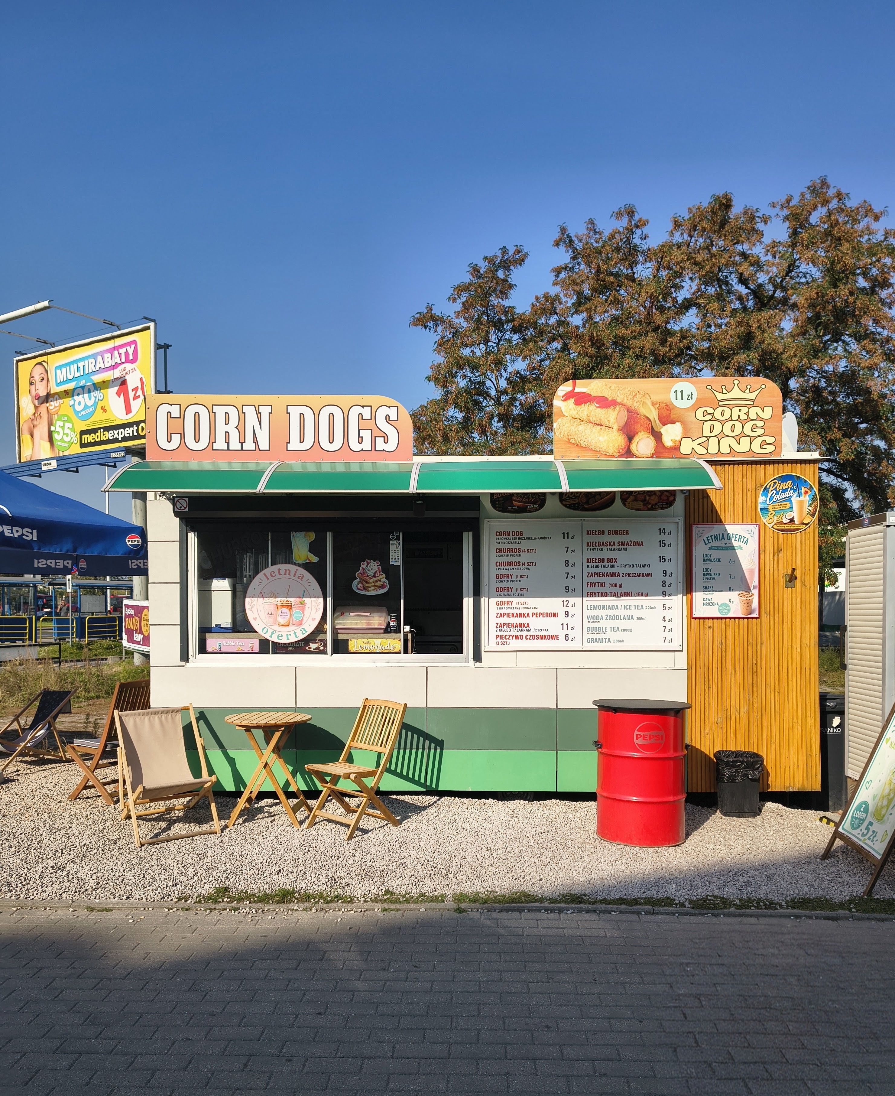 Przyczepa gastronomiczna -  GOTOWY BIZNES Włocławek centrum