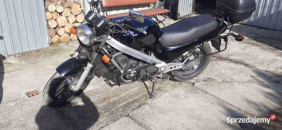 Honda ntv 650 silnik V2 ,  naped na wal