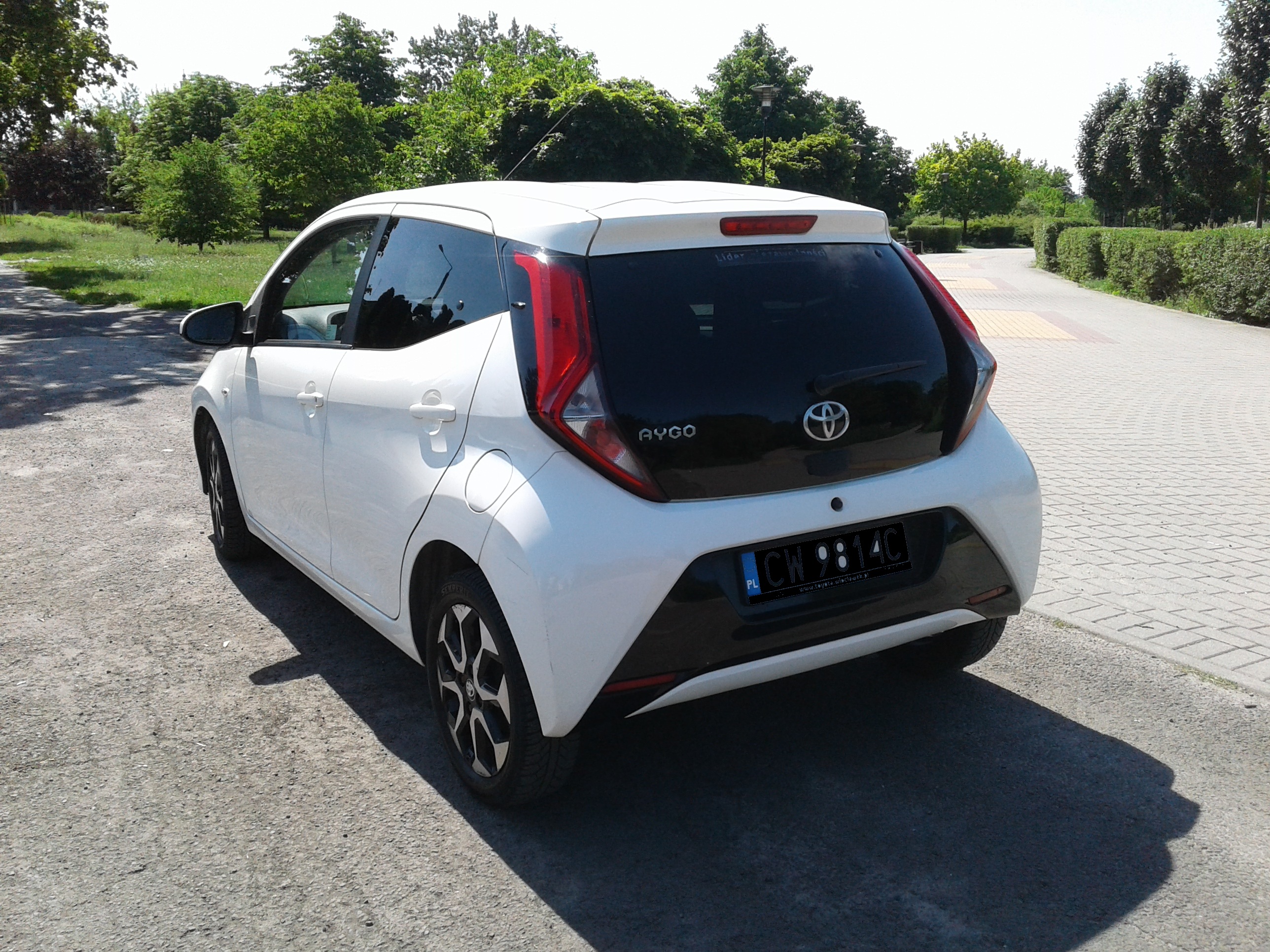 Okazyjnie sprzedam bardzo zadbaną Toyotę Aygo 
