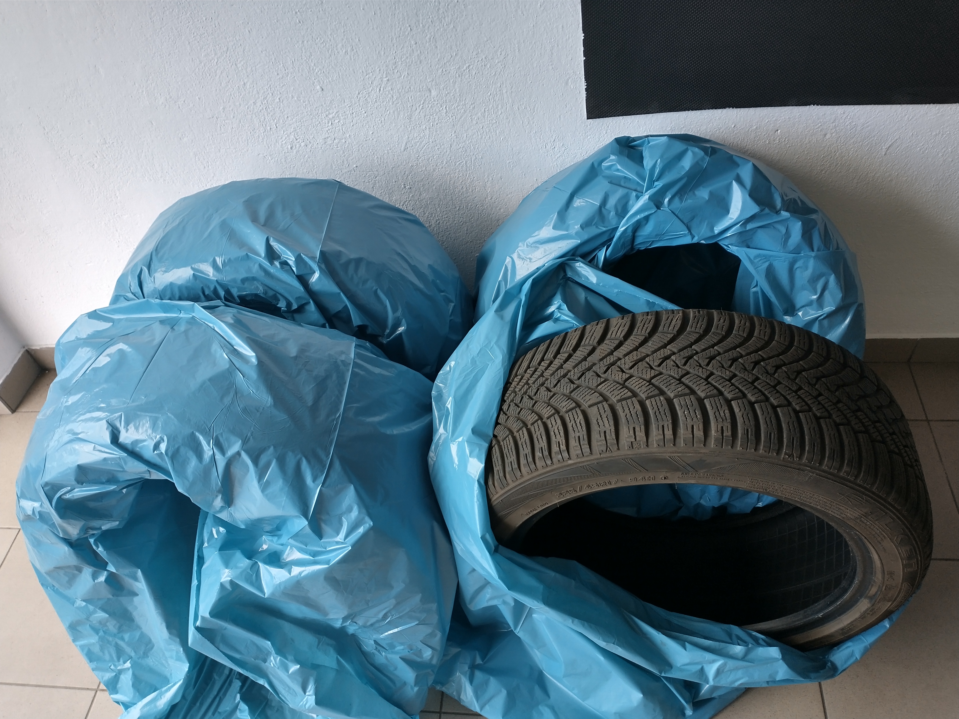 Opony zimowe FALKEN 225/45 R17 94H 2021r - mało używane