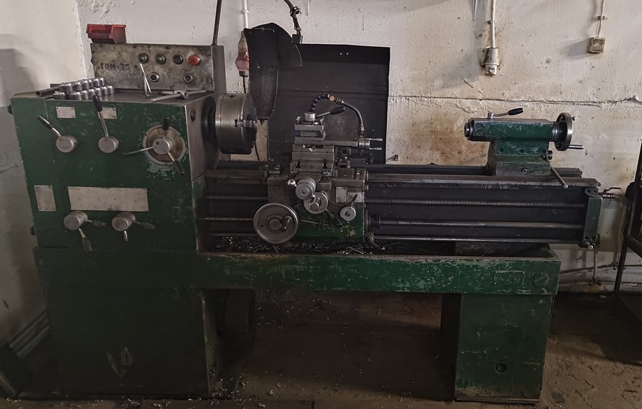 Tokarka uniwersalna TUM 35 – Polska Produkcja