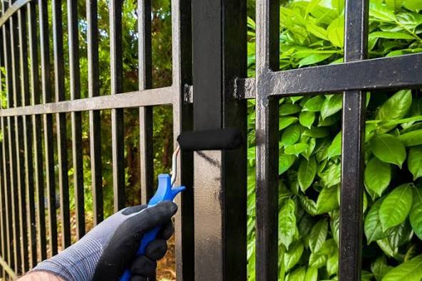 Malowanie ogrodzenia