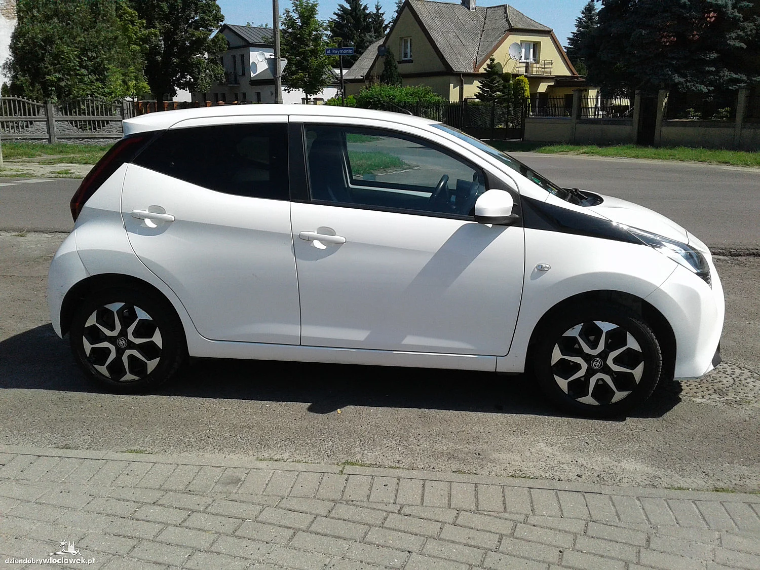 Sprzedam bardzo zadbaną Toyotę Aygo, auto z salonu, niepalący właściciel 